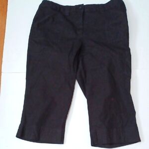 Westbound Essentials Black Capris . Sz.14P. 18"L. 97% Cotton.Side Phone Pocket